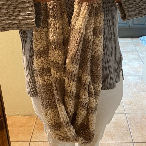 Comfy scarf - Picture 3 of 4